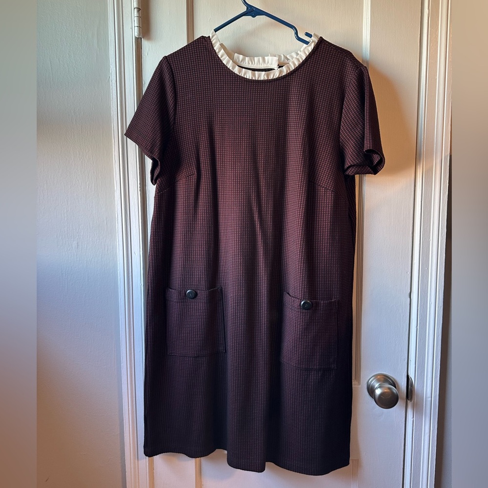 Chic Burgundy Button up the Back Dress